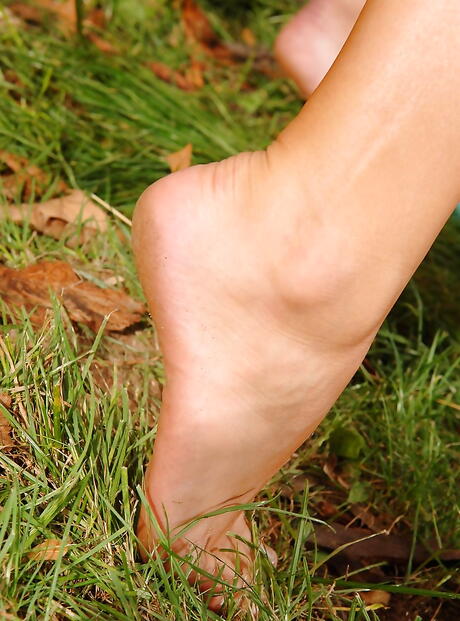 Superb babes Zoe L Fox and Zuzana Z. in fancy shorts licking pink pussies in the hot lesbian sex outdoor